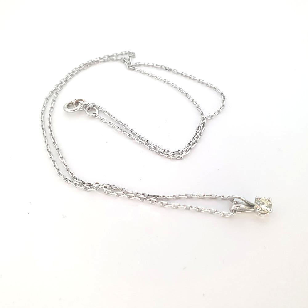 18ct White Gold Pendant With Diamond