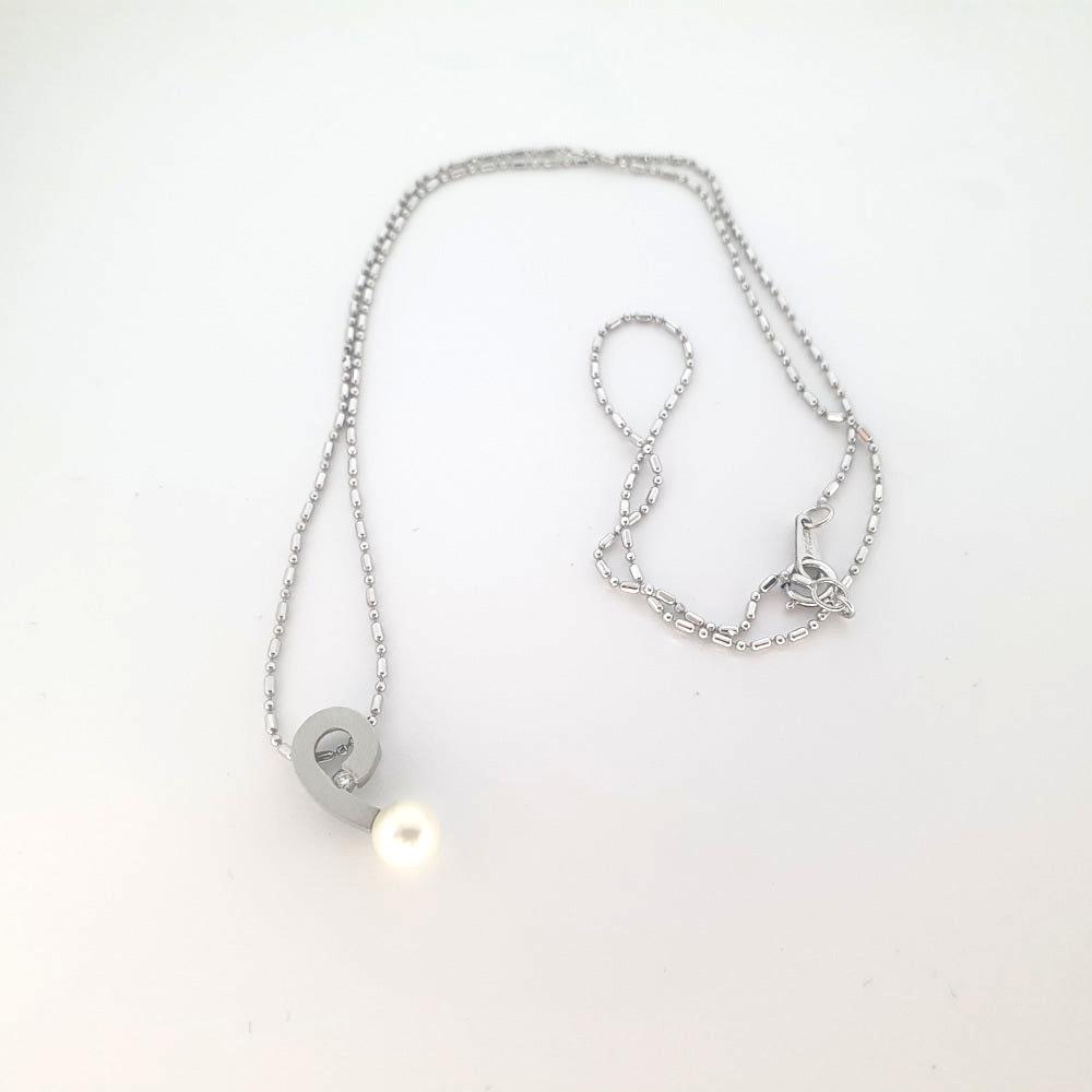 Platinum Designer Pendant Set With Diamonds and Pearls