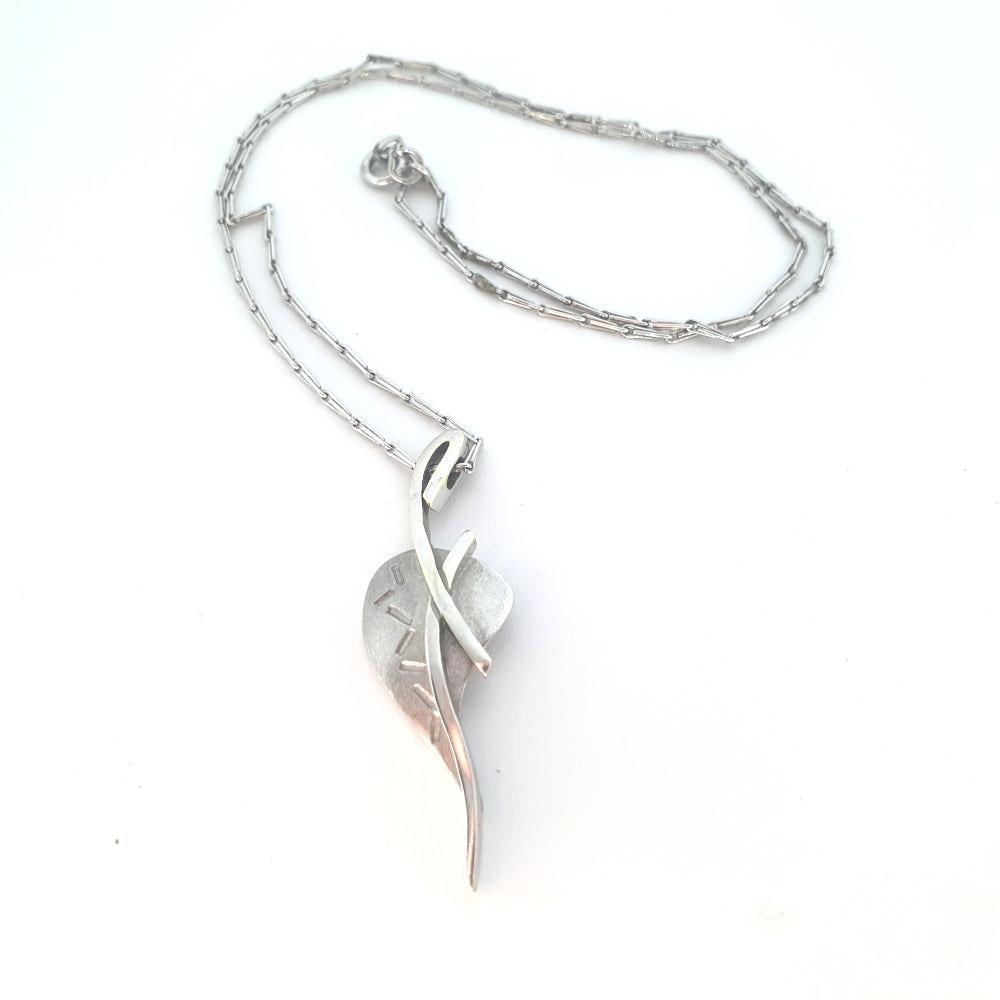 9ct White Gold Leaf Pendant