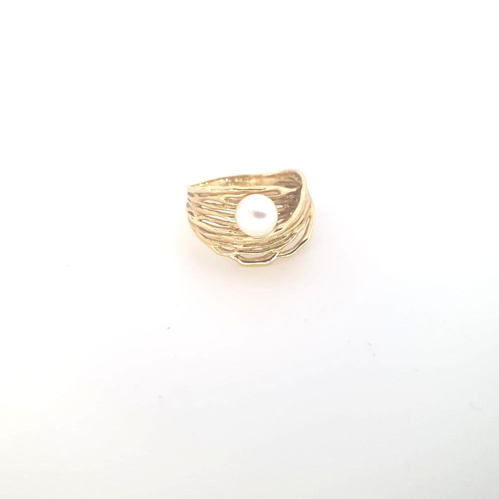 9ct Yellow Gold and Pearl Ring
