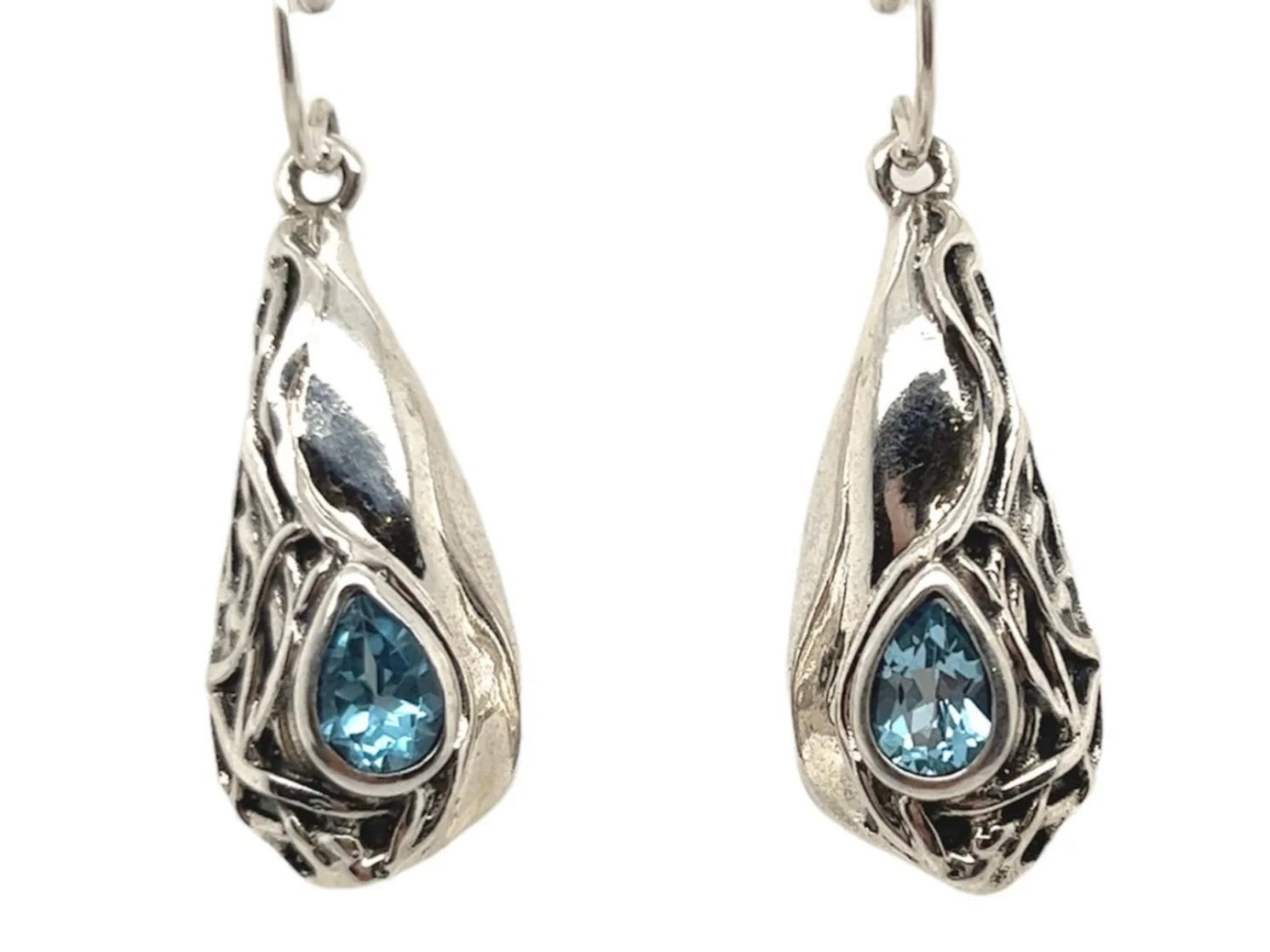 Sterling Silver & Inricate Detail Blue topaz Earrings m823