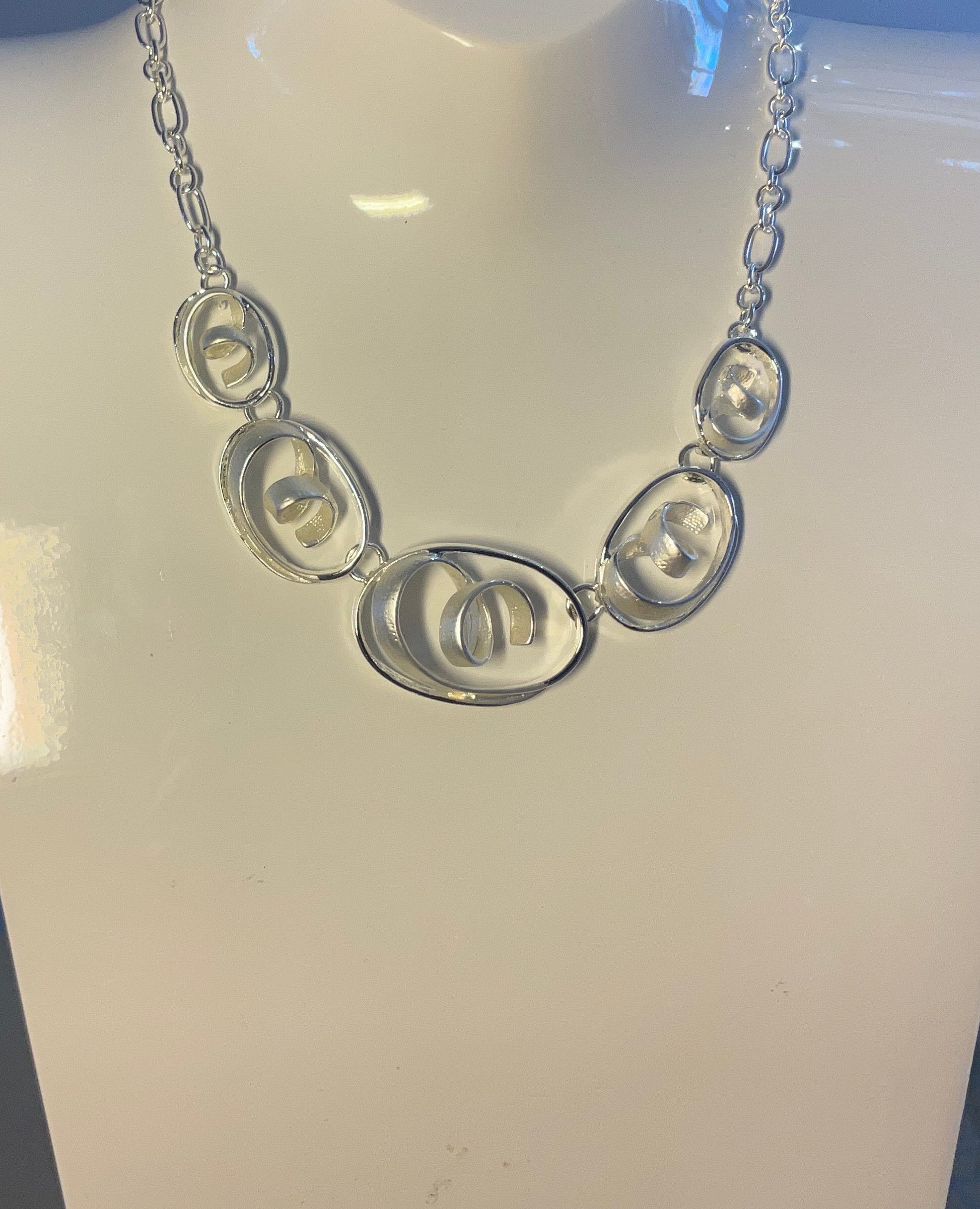 Fashion Jewellery statement Necklace