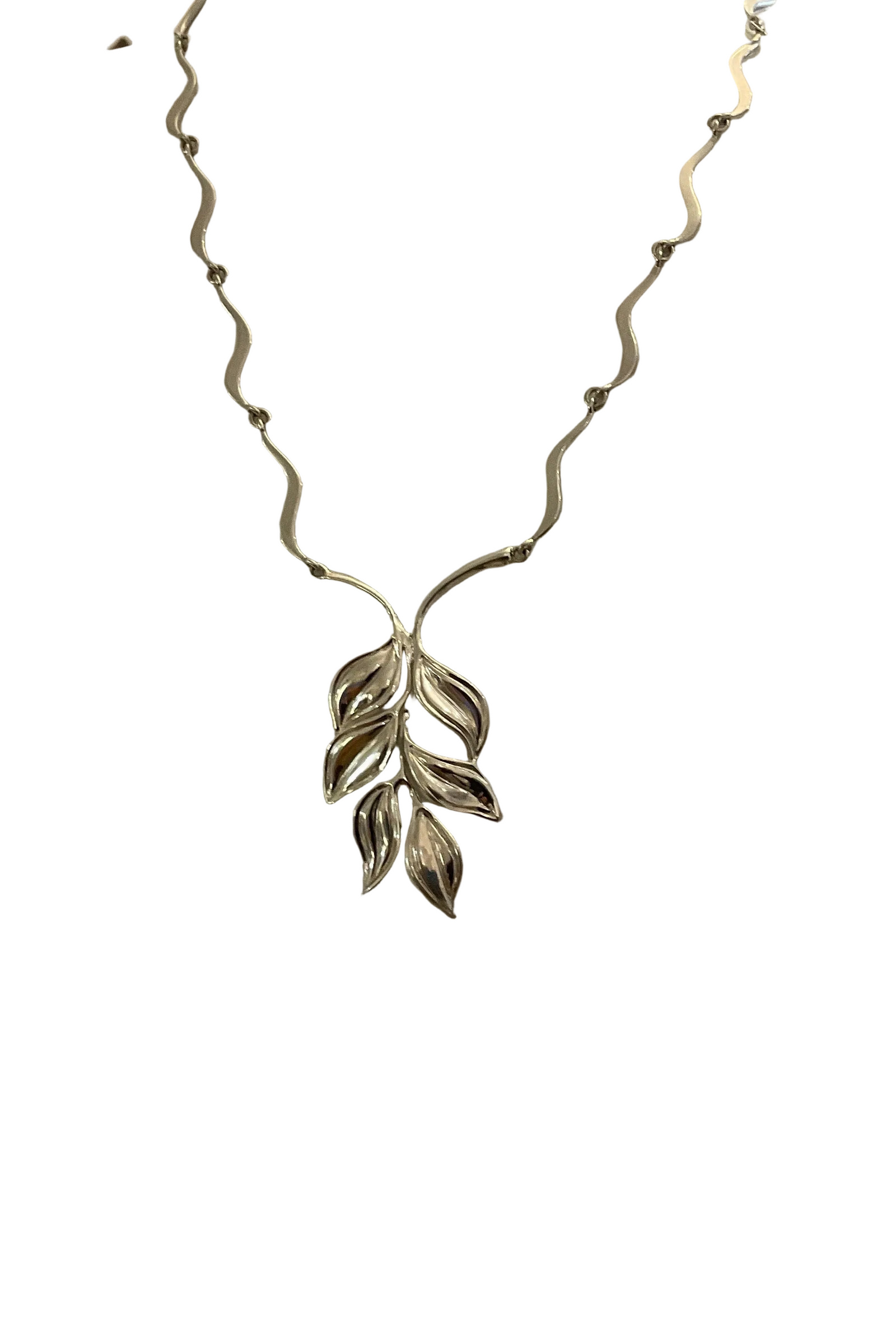 Timeless Stunning Leaf Silver Necklace 700930 Tokash