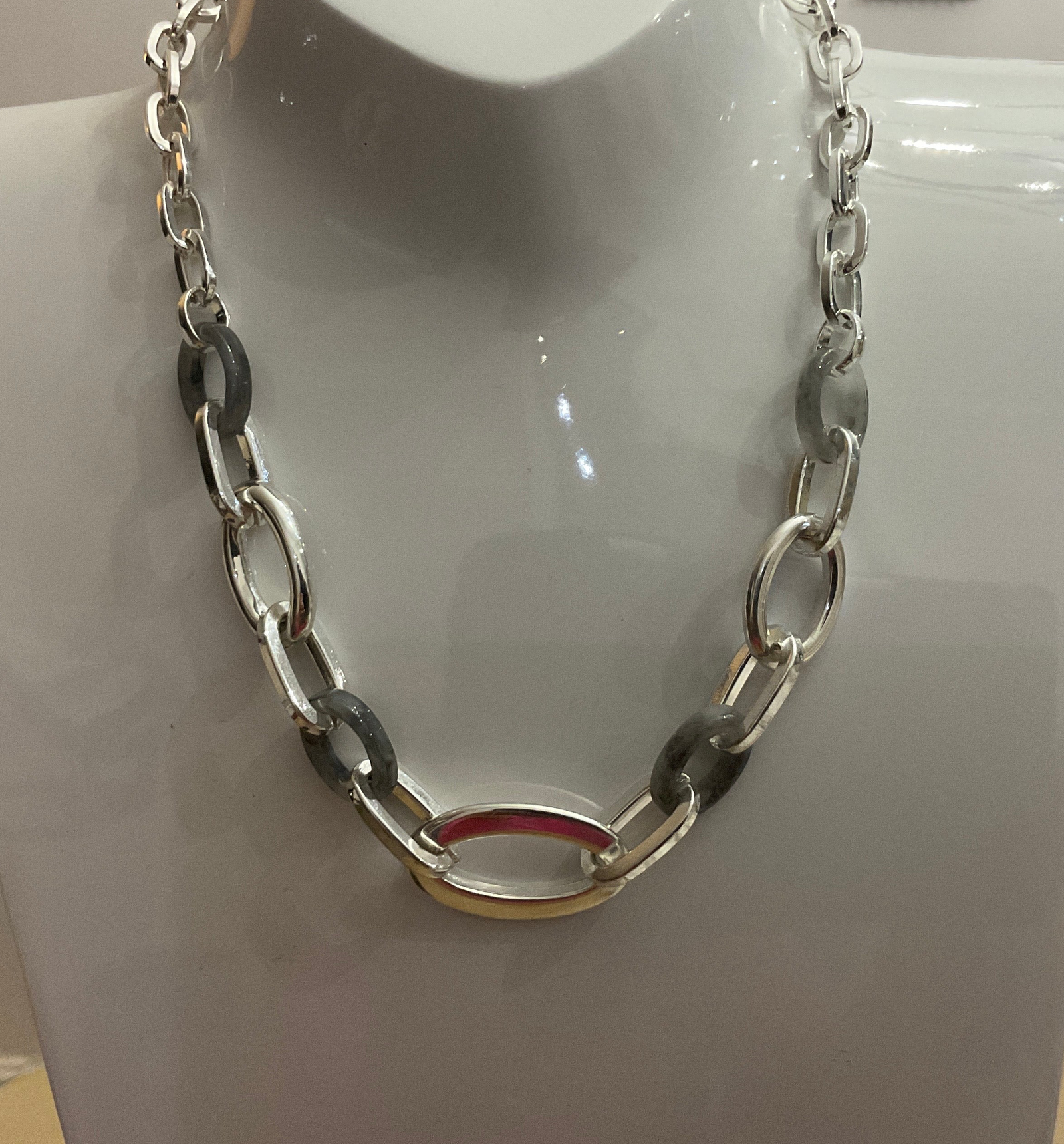 Fashion  Short Jewellery Necklace