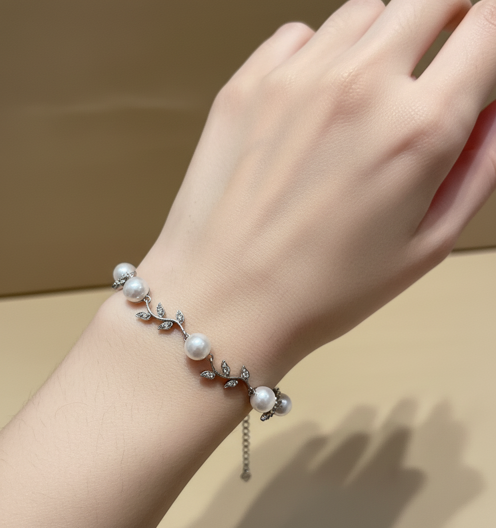 Silver , Freshwater Pearl & Cubic Zirconia Bracelet. Tokash.