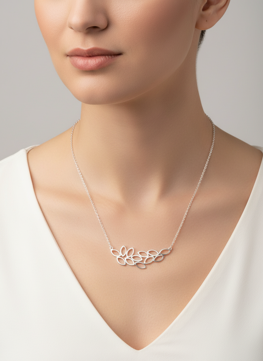 Pretty Leaf Design Silver Necklace 701118Tokash