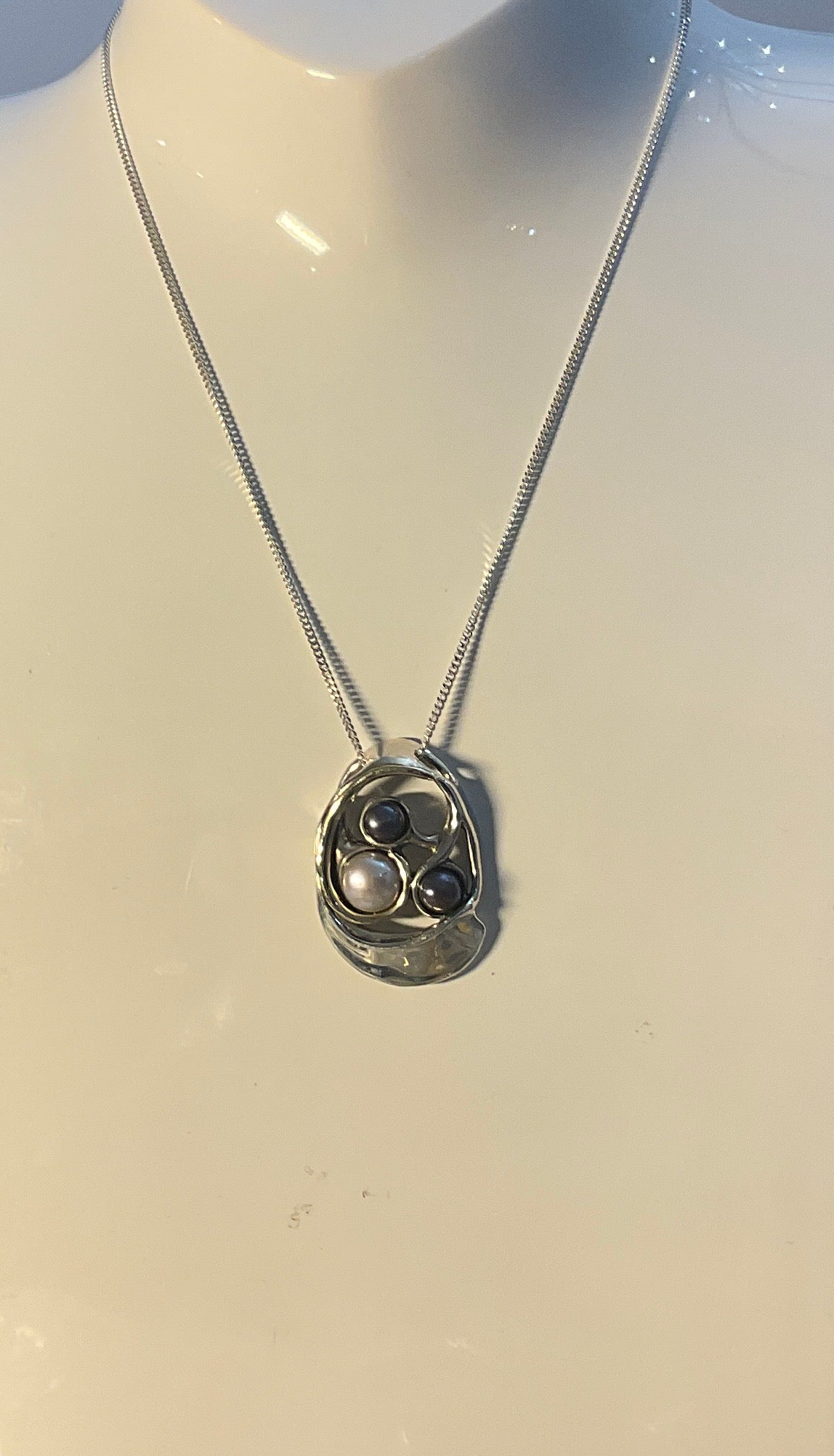 Sterling Silver & Pearl Necklace -M992pea