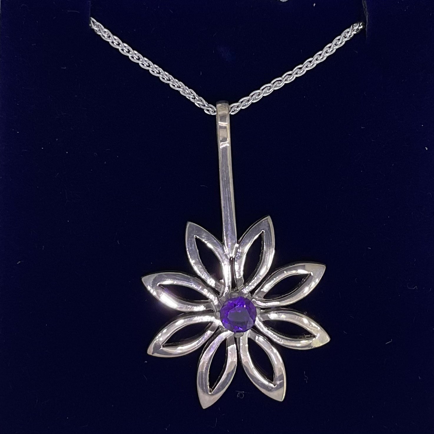 Celtic Daisy Sterling Silver Pendant with Amethyst Mithril