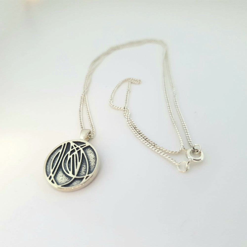 Mackintosh Sterling Silver Round Pendant - P592 Ortak