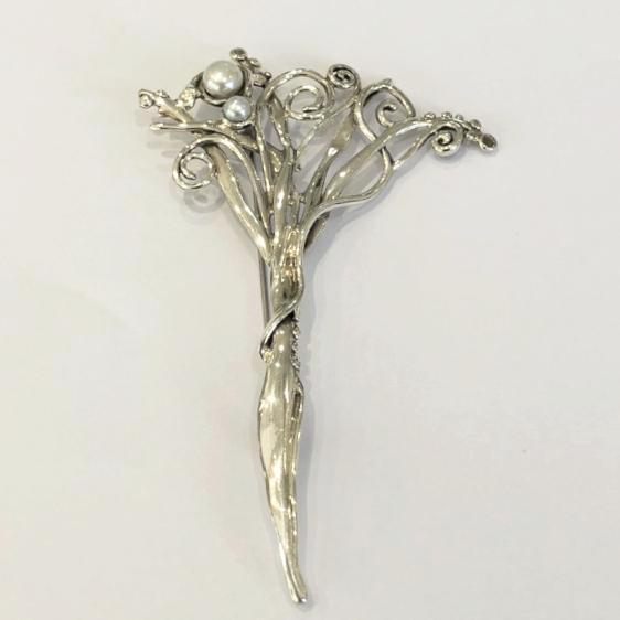Sterling Silver Pearl Brooch H409