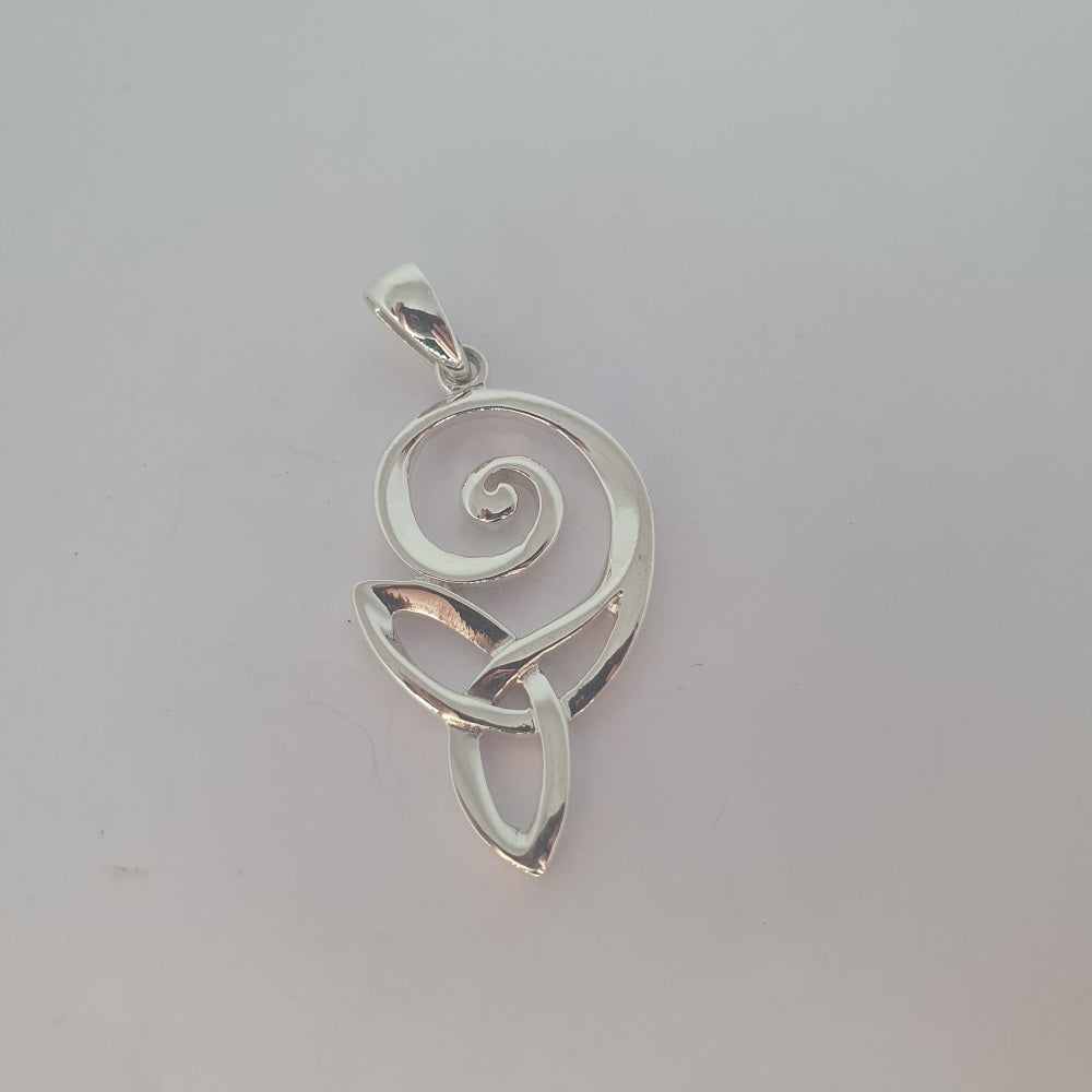 Sea Gems Sterling Silver Stylised Celtic Knotwork Pendant  - 9514