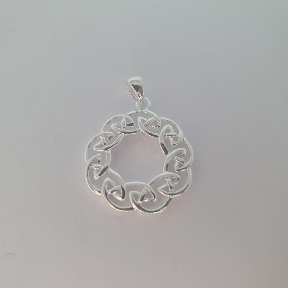 Sea Gems Sterling Silver Round Celtic Knotwork Pendant  - 9194