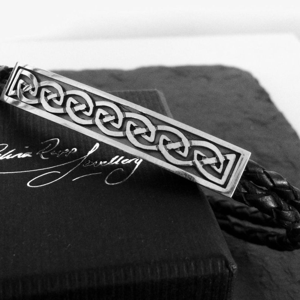 Men&#39;s Celtic Bracelet - 24B