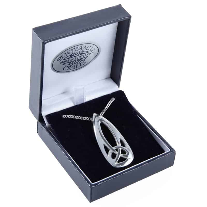 Large Pewter Celtic Pendant.lp1 Pewtermill