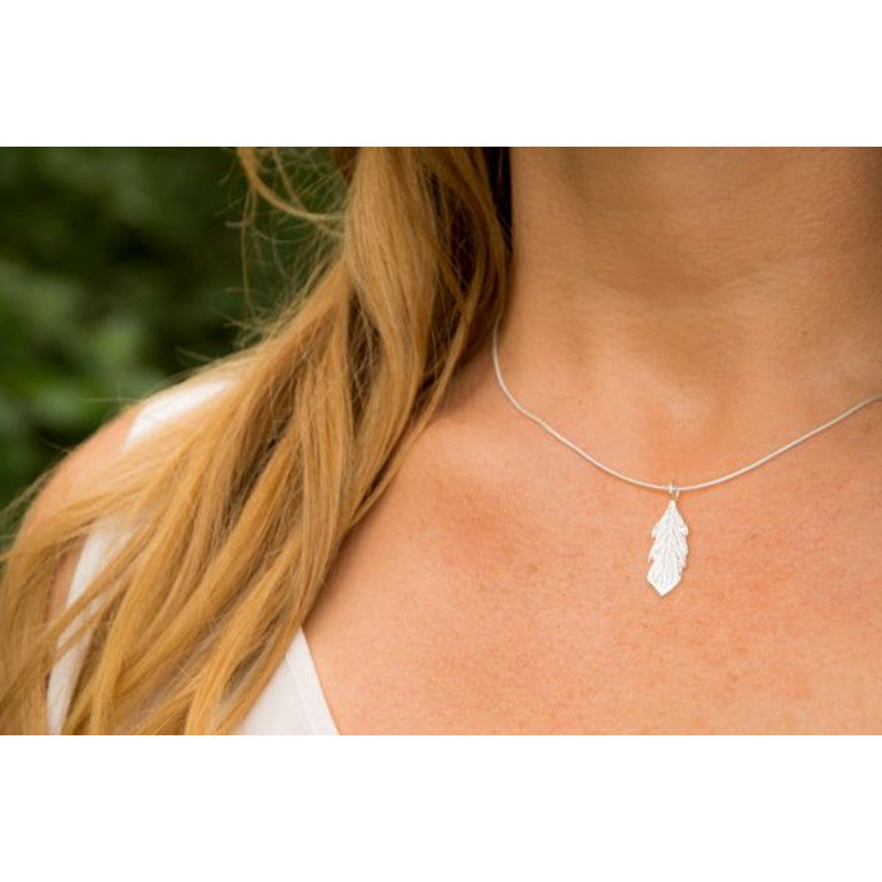 Small feather necklace deals