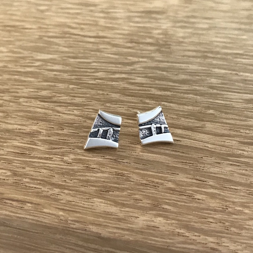 Standing Stones Studs - CRJ-20S